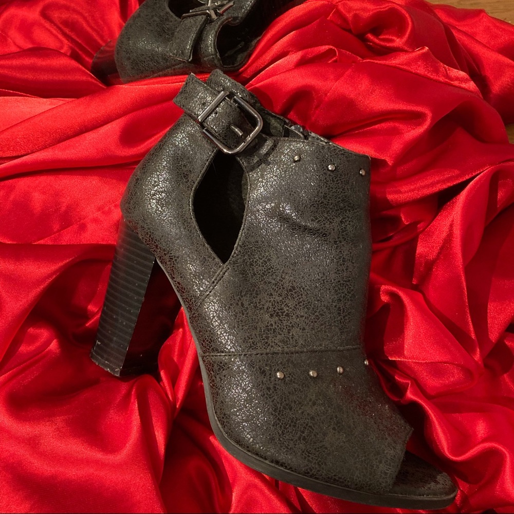 Black Open Toed Hell Booties perfect for stepping out